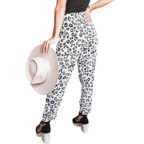 New ~ OLIVACEOUS ~ The Tenly Leopard Print Pull-on Lounge Pants Size S - Picture 4 of 7